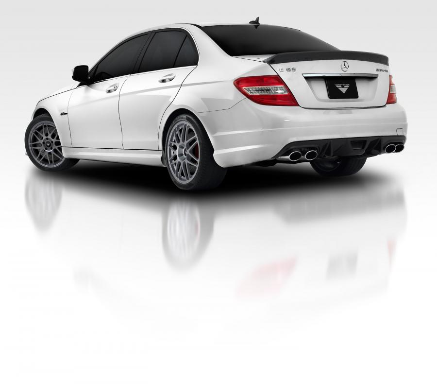  Mercedes-Benz C63 AMG by Vorsteiner 2010 года  (фото 9 из 27)